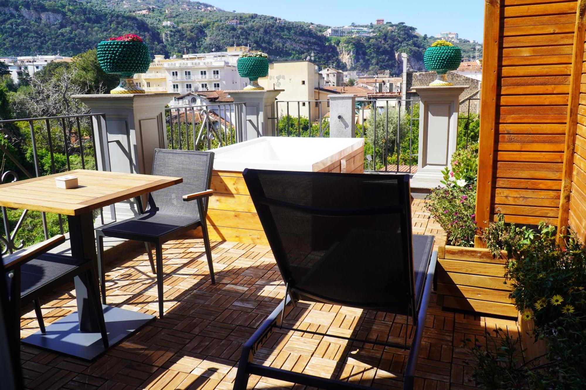 Palazzo Martinelli Hotel Sorrento Buitenkant foto
